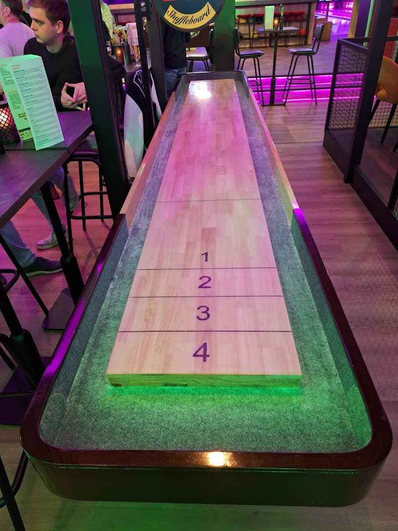 Pins & Pints Bowling photo 3