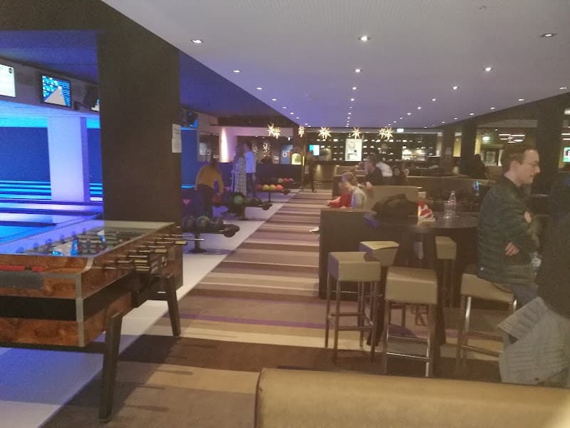 Bowlo Bowling, Pool & Lounge photo 3