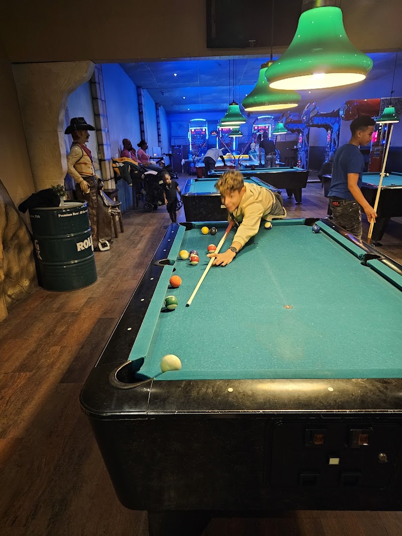 De Grote Keizer – Bowling & Entertainment Leeuwarden bowlingcentrum Leeuwarden - foto 2