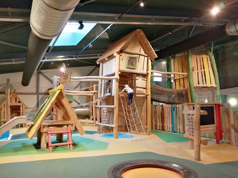 Skik binnen speeltuin/bowlingbaan bowlingcentrum Assen - foto 3