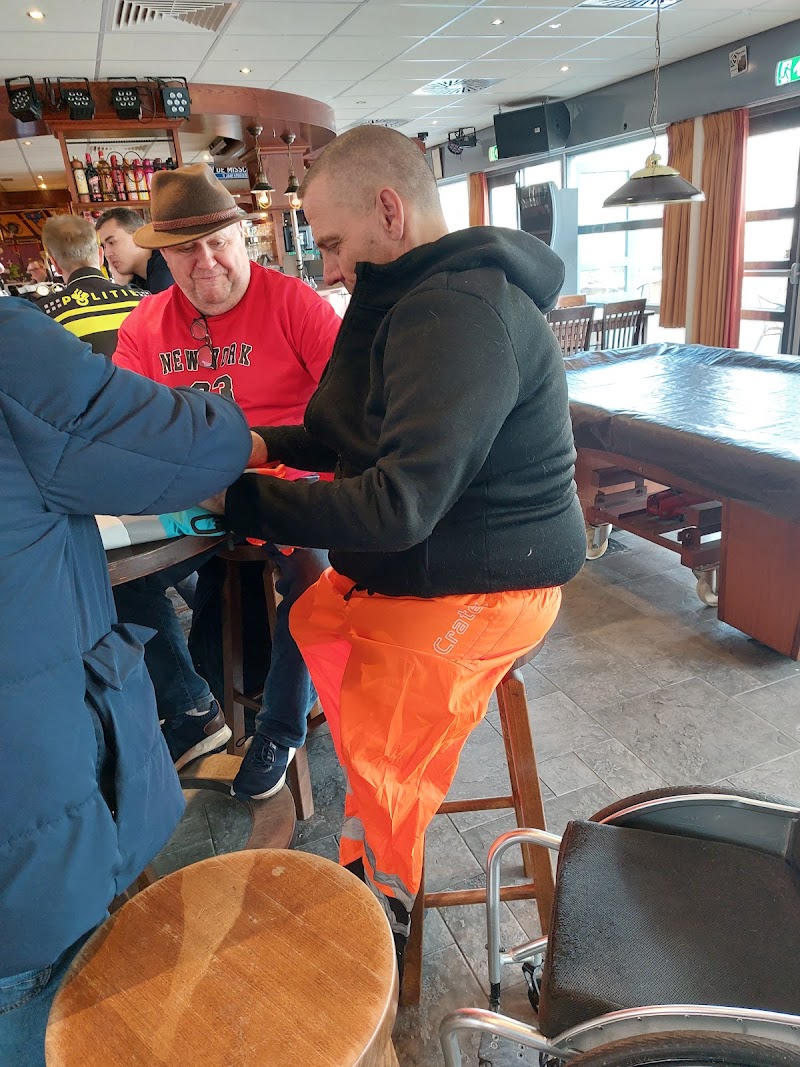 Sporthal De Salamander bowlingcentrum Dongen - foto 3